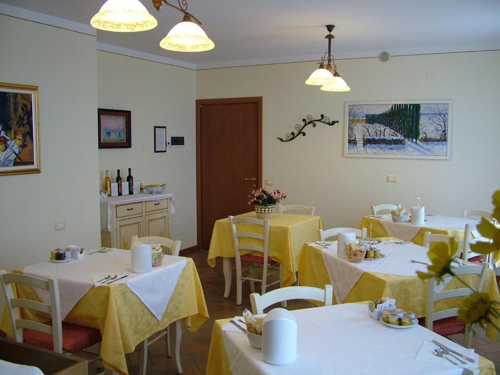 Bb Mambrotta Guest House San Martino Buon Albergo Luaran gambar