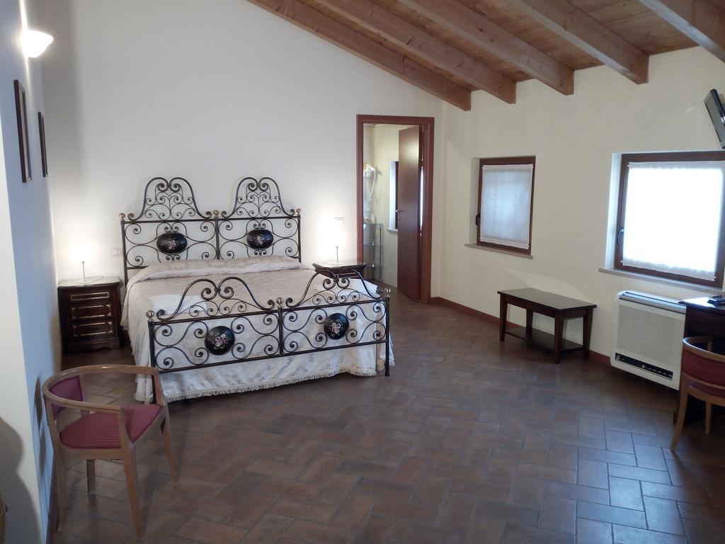Bb Mambrotta Guest House San Martino Buon Albergo Luaran gambar