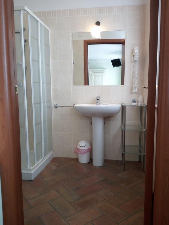 Bb Mambrotta Guest House San Martino Buon Albergo Luaran gambar