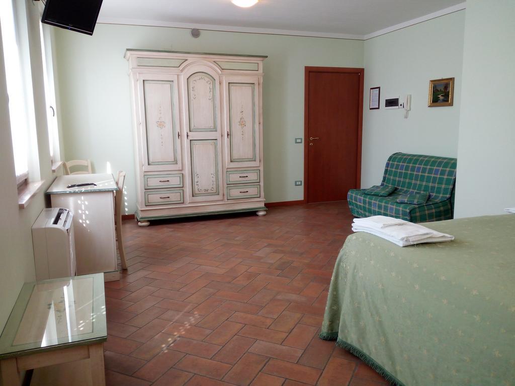 Bb Mambrotta Guest House San Martino Buon Albergo Luaran gambar
