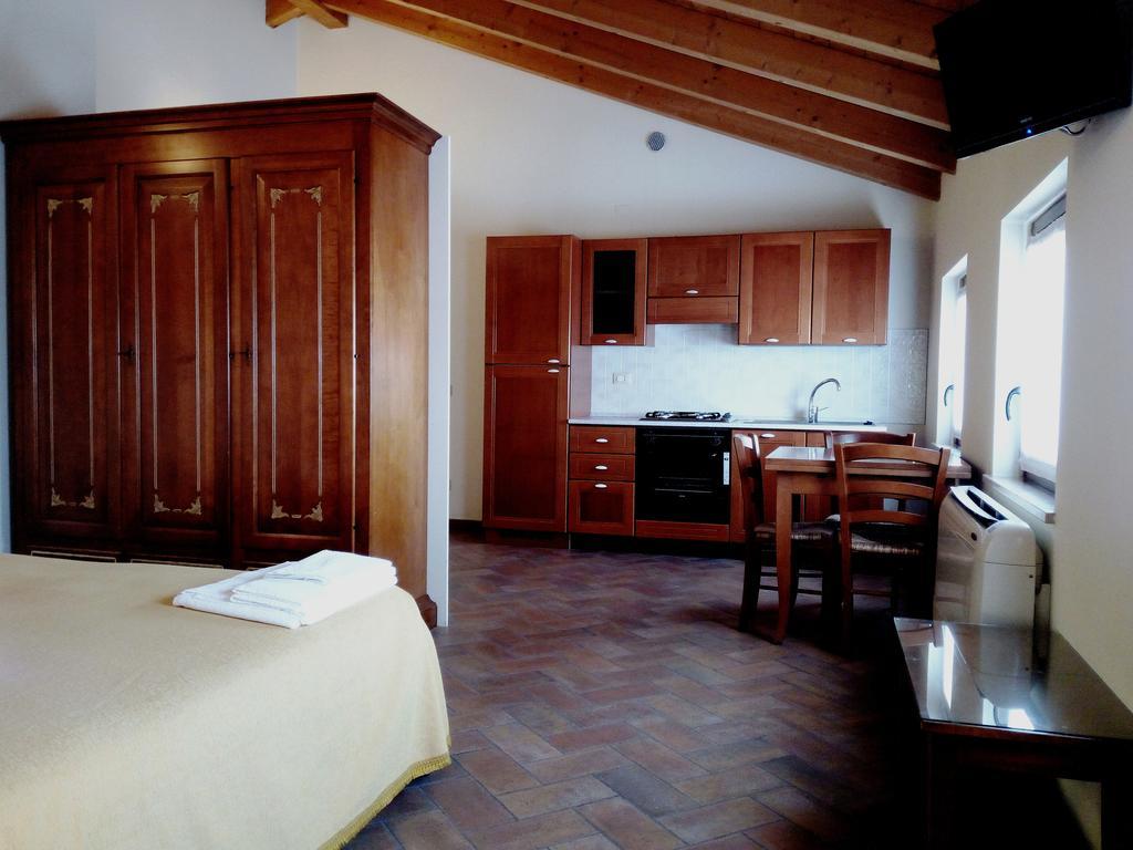 Bb Mambrotta Guest House San Martino Buon Albergo Luaran gambar