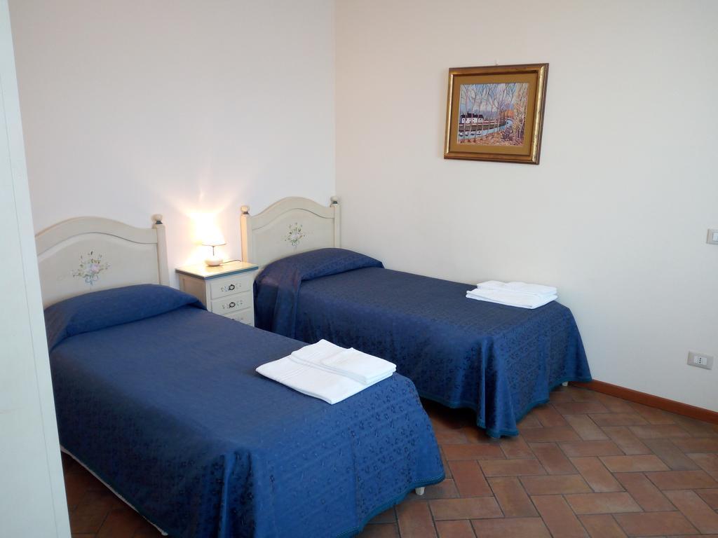 Bb Mambrotta Guest House San Martino Buon Albergo Luaran gambar