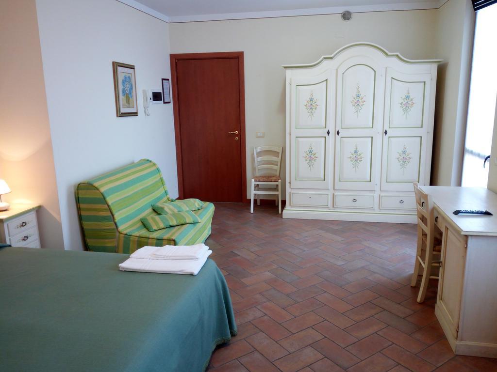 Bb Mambrotta Guest House San Martino Buon Albergo Luaran gambar